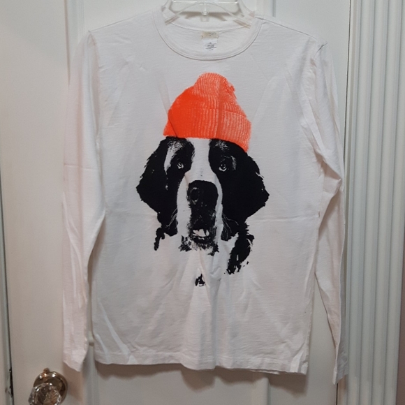 T-shirt with dog in a hat